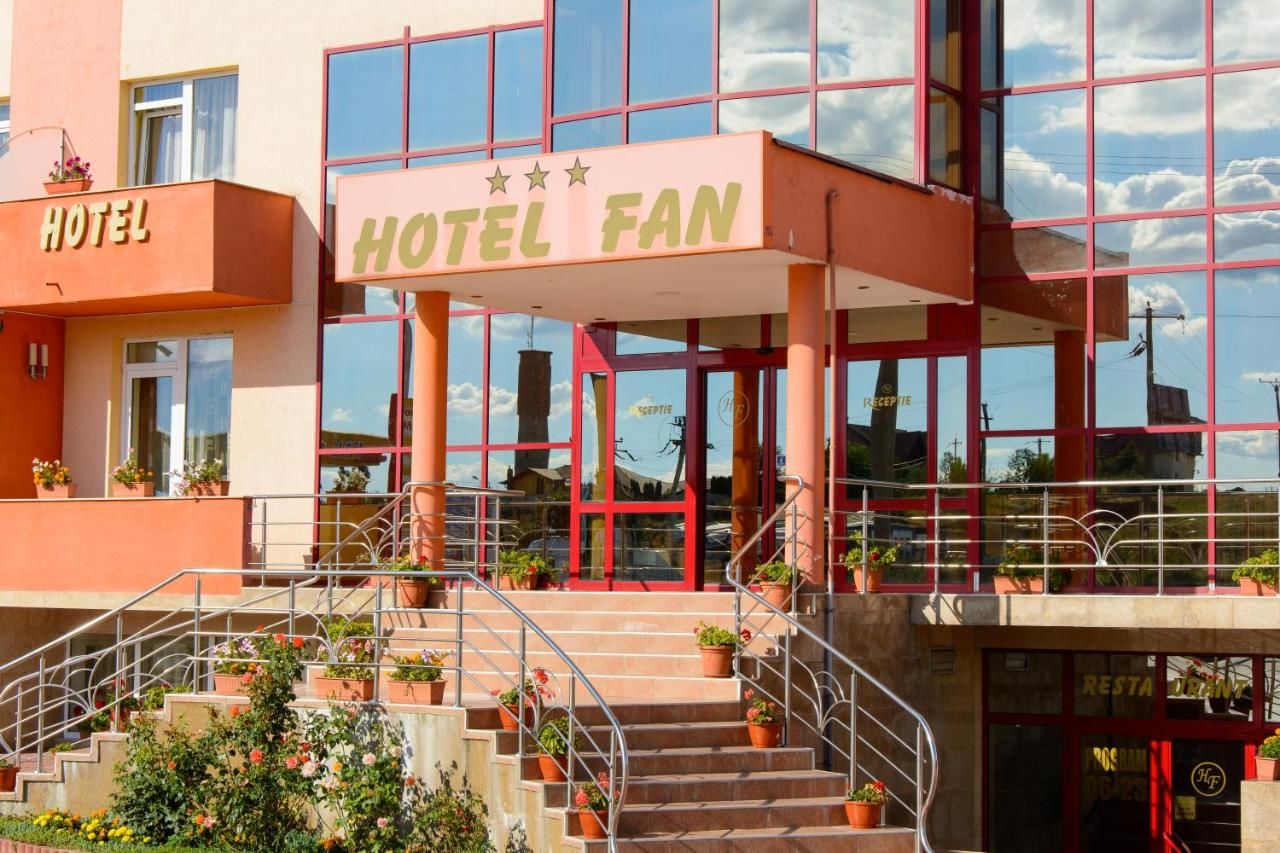 Отель Hotel FAN Sebes Себеш-24